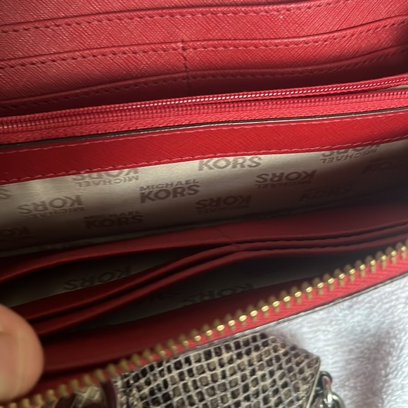 Michael Kors Fulton Large Red Leather zip around wallet wristlet EUC - Picture 5 of 7
